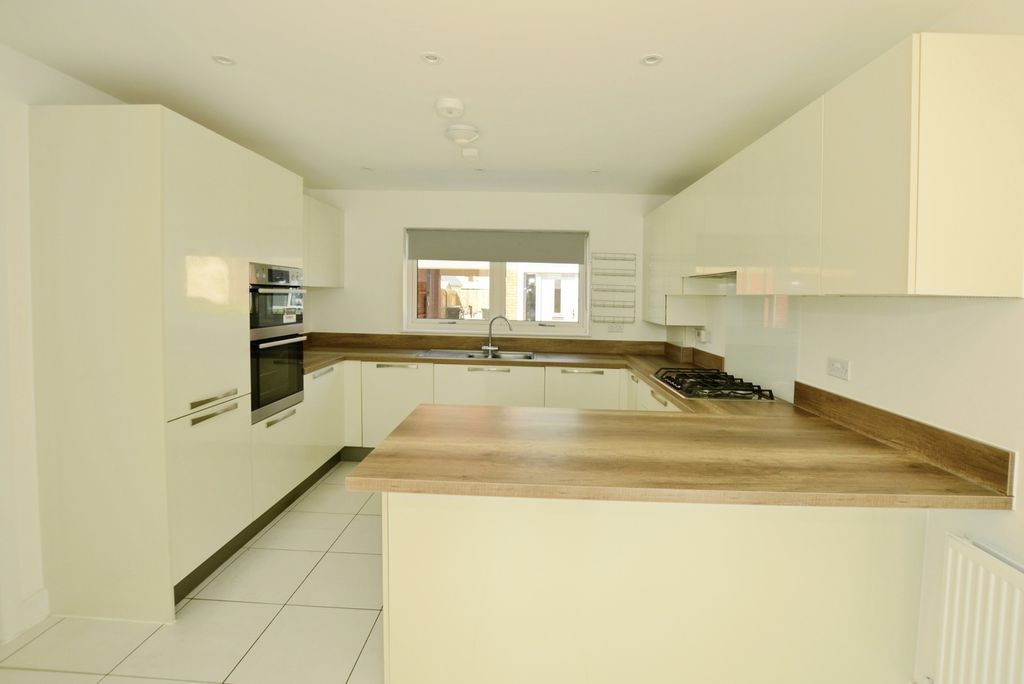 Property photo 2 of 17 Kitchen Diner