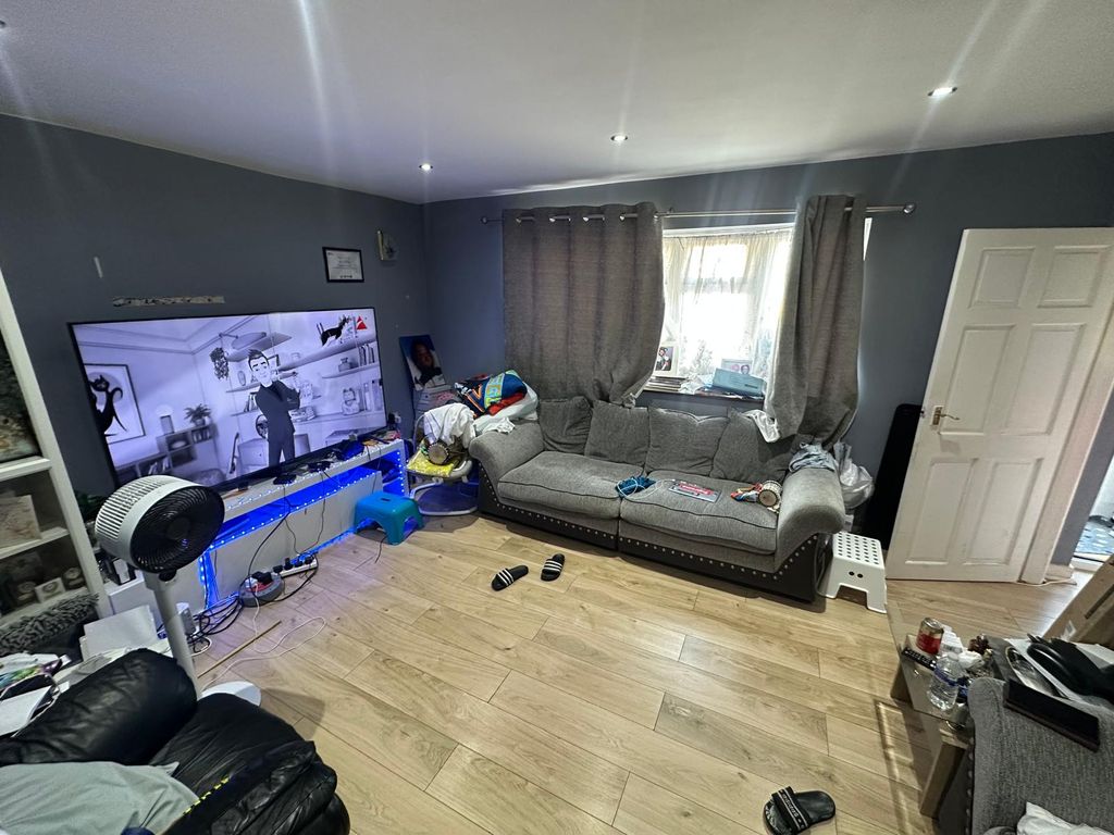 Property photo 2 of 14 Gallery