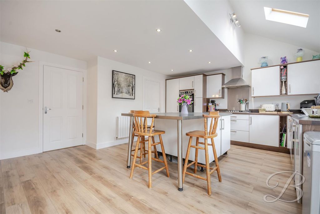 Property photo 3 of 41 Ccltd-6.Jpg