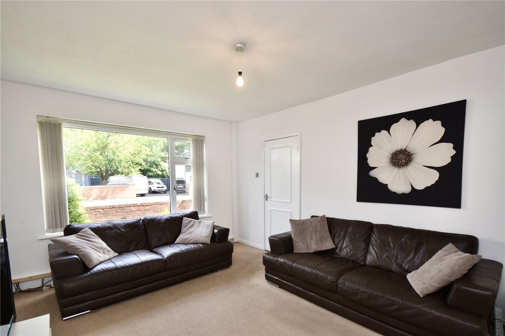 Property photo 3 of 18 Picture No. 05