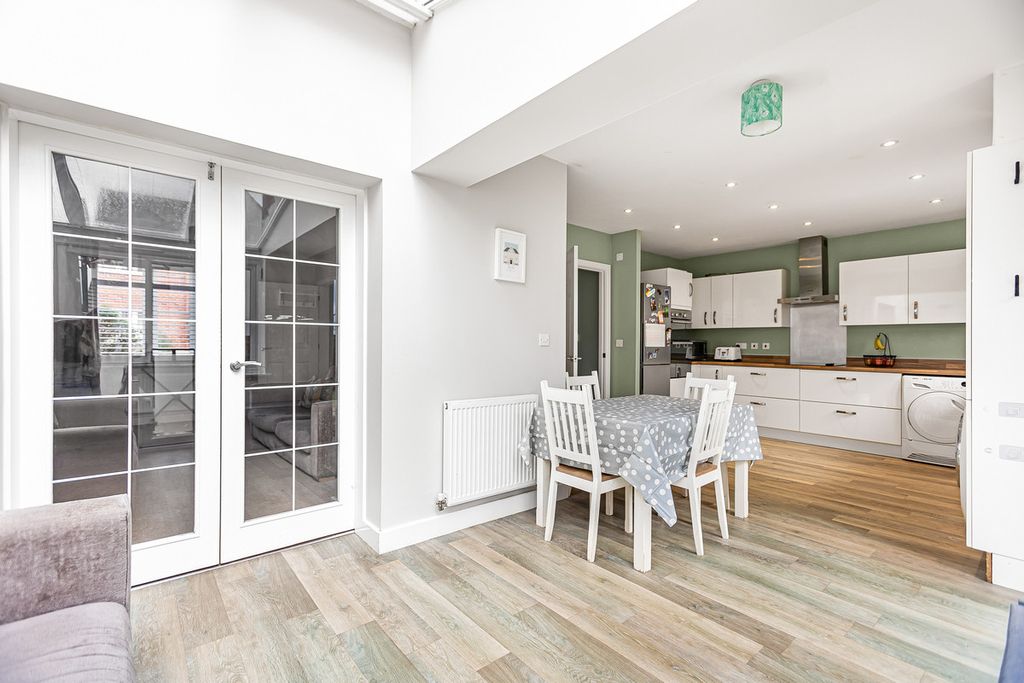 Property photo 3 of 35