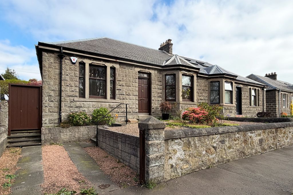Property photo 1 of 34