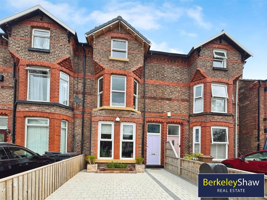 Property photo 1 of 16 Cambridge Road, Crosby L23