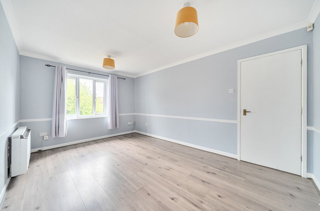 Property photo 3 of 13 1484767-10-6A4292...
