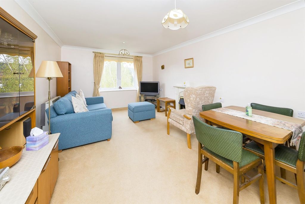 Property photo 3 of 12