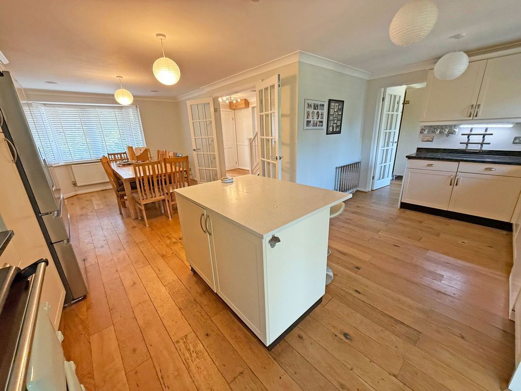 Property photo 3 of 23