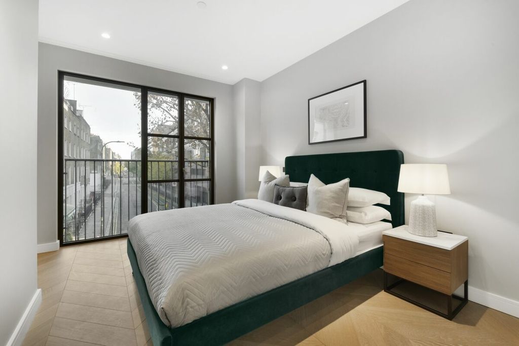 Property photo 3 of 23 Jll