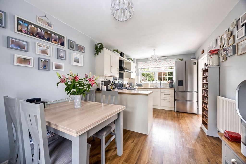 Property photo 2 of 19 Kitchen/Dining