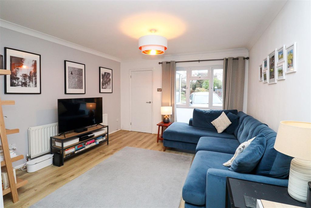 Property photo 3 of 16 Living Room