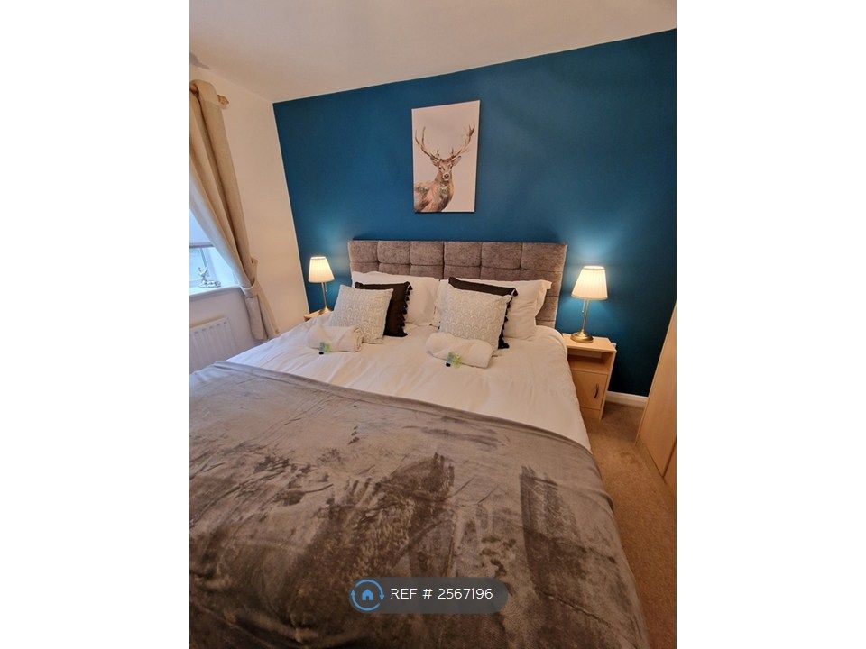 Property photo 1 of 11 Bedroom 1