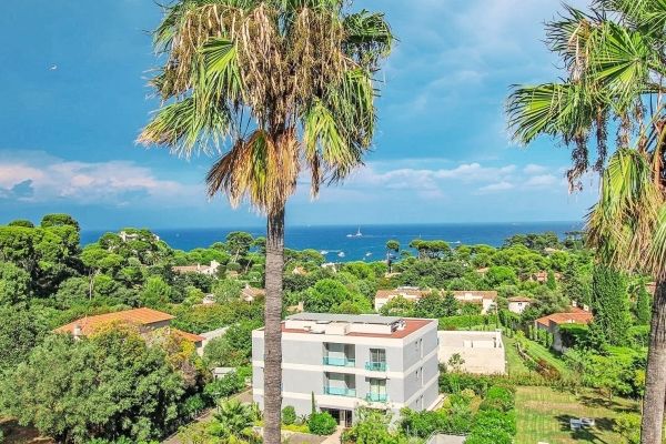 Property photo 1 of 3