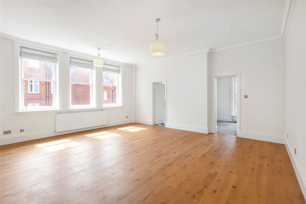 Property photo 2 of 13 Picture No. 15