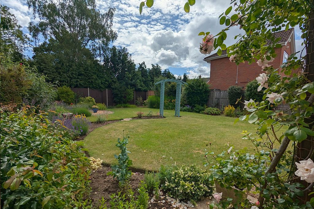 Property photo 2 of 20