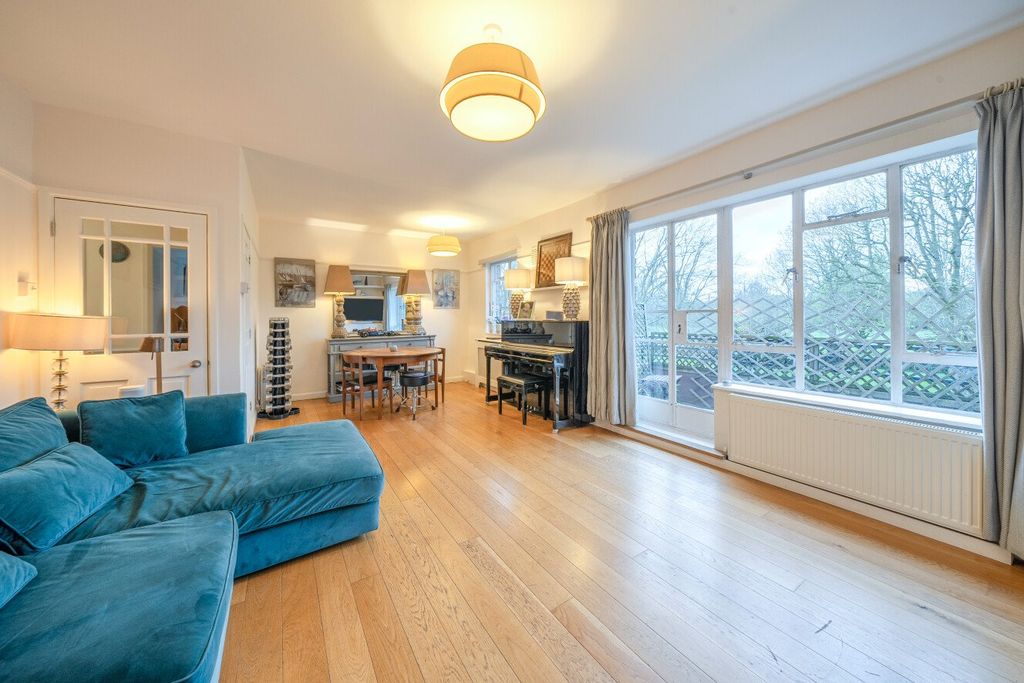 Property photo 3 of 17 Picture No. 05