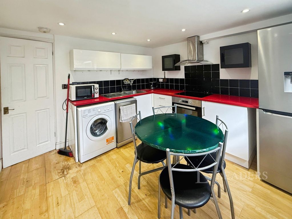 Property photo 3 of 7 Pbox-Img.Jpg