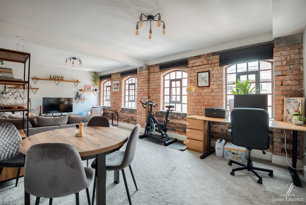 Property photo 1 of 19 Xt5A8633-Hdr(3)