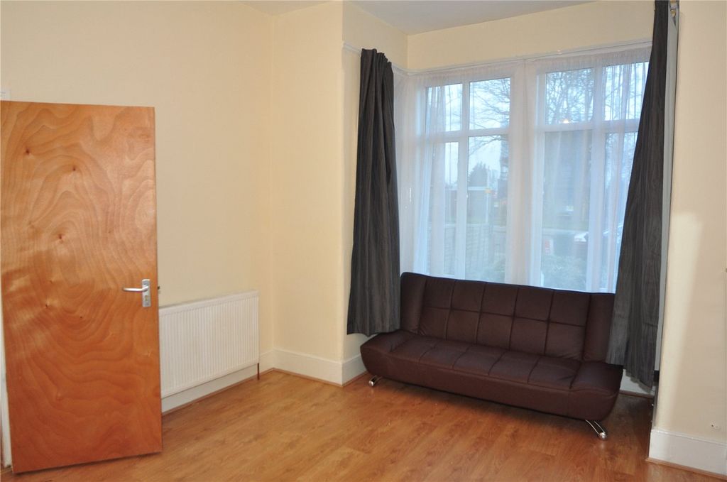 Property photo 2 of 16 Picture No. 13