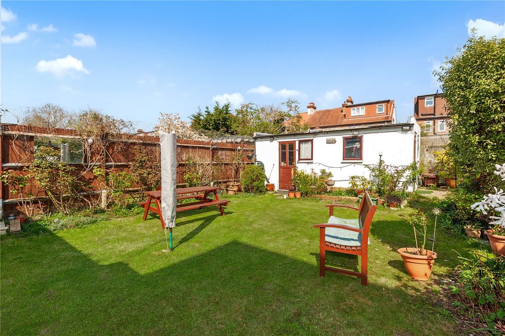 Property photo 3 of 14 Garden