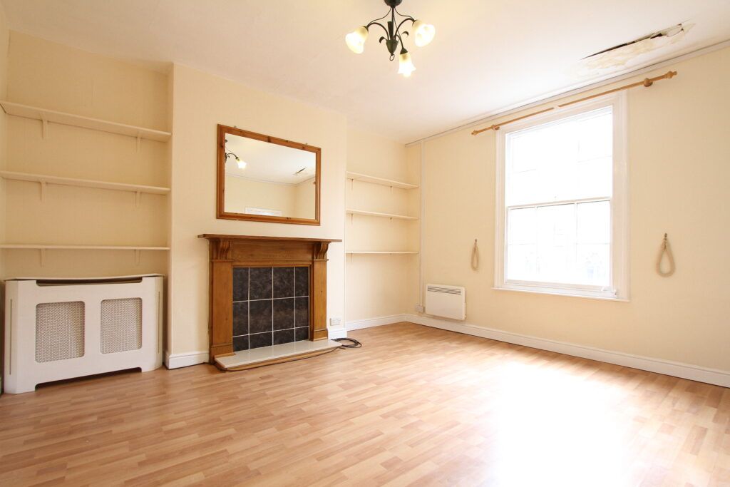 Property photo 2 of 6