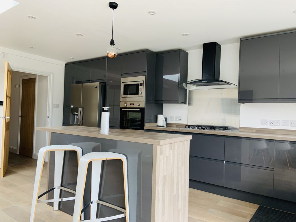 Property photo 2 of 16 Gallery