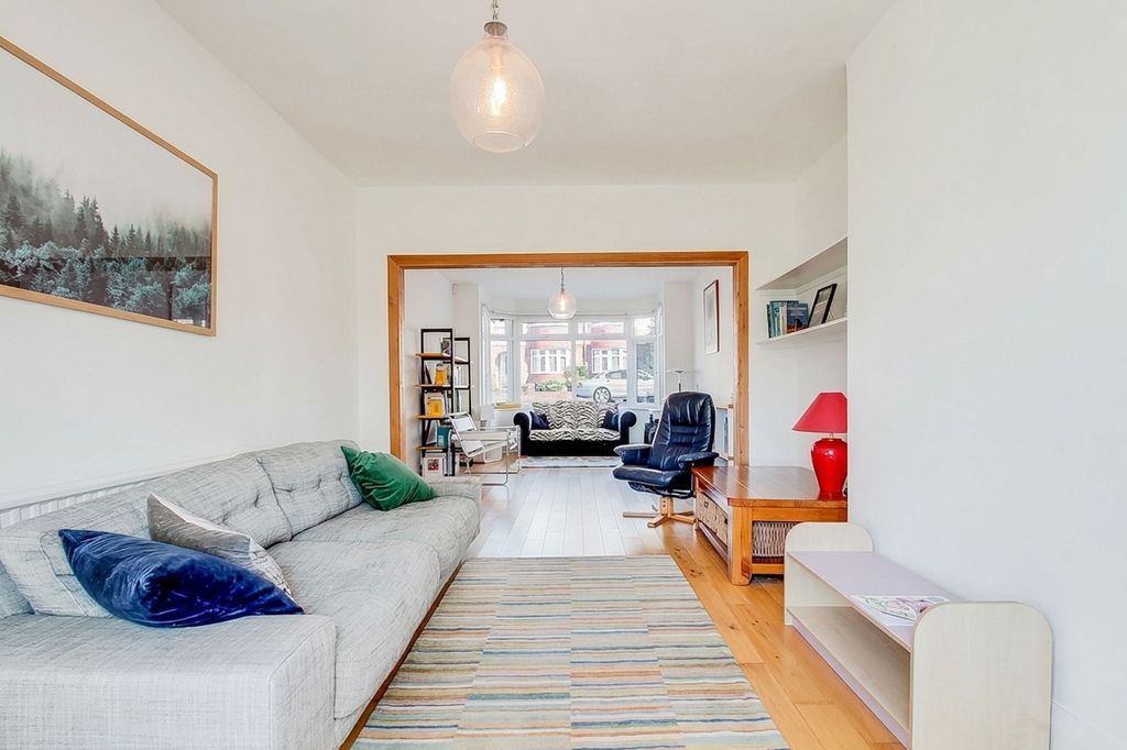 Property photo 3 of 17