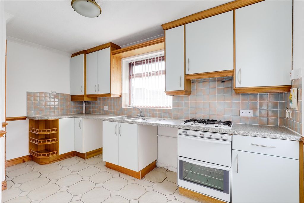 Property photo 2 of 16 4960.Jpg