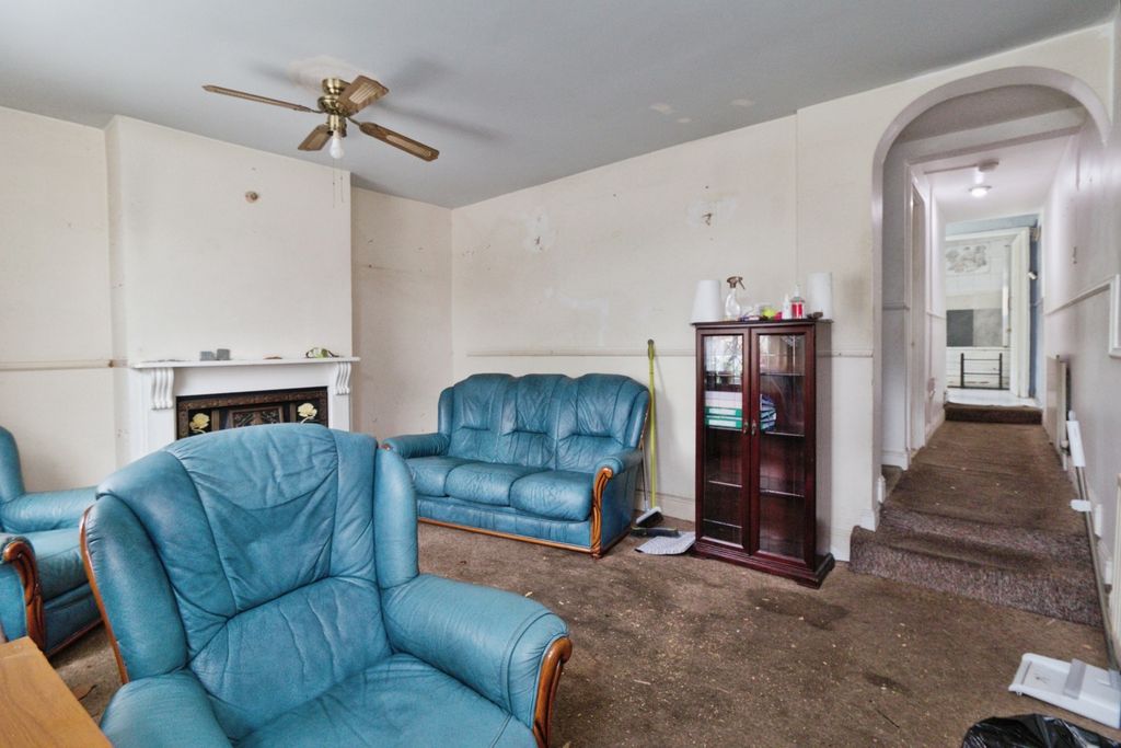 Property photo 3 of 16 Pbox-Img.Jpg