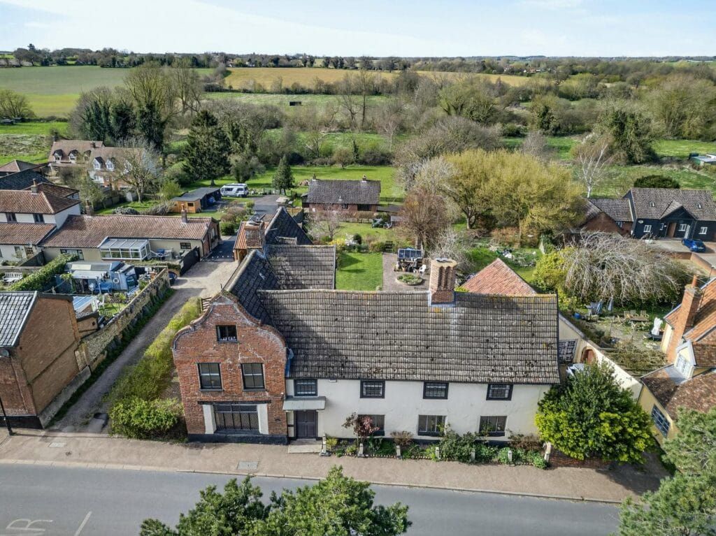 Property photo 3 of 58