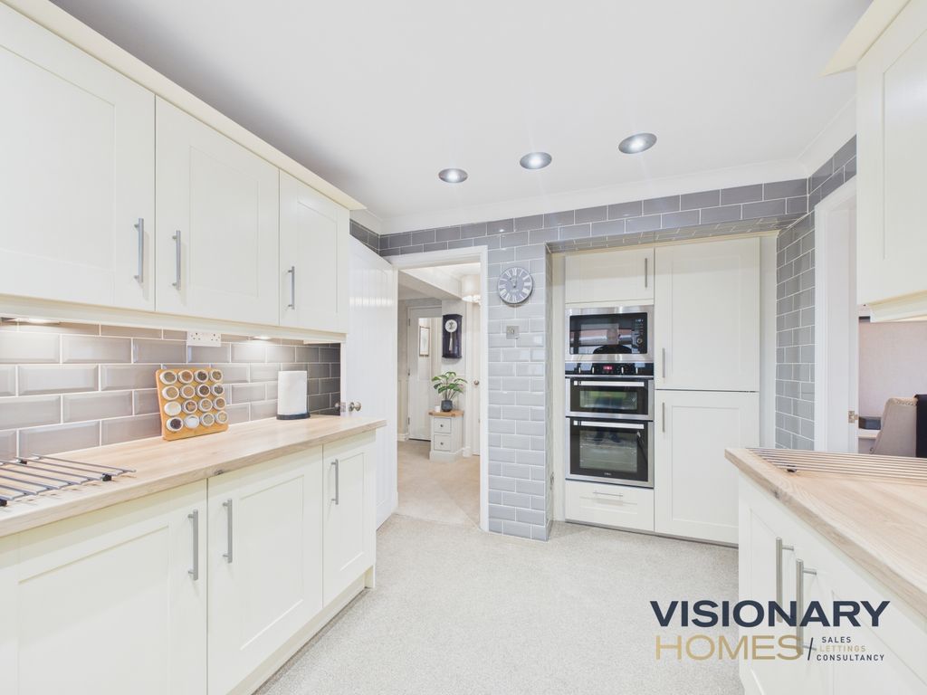 Property photo 2 of 19 Kitchen 2