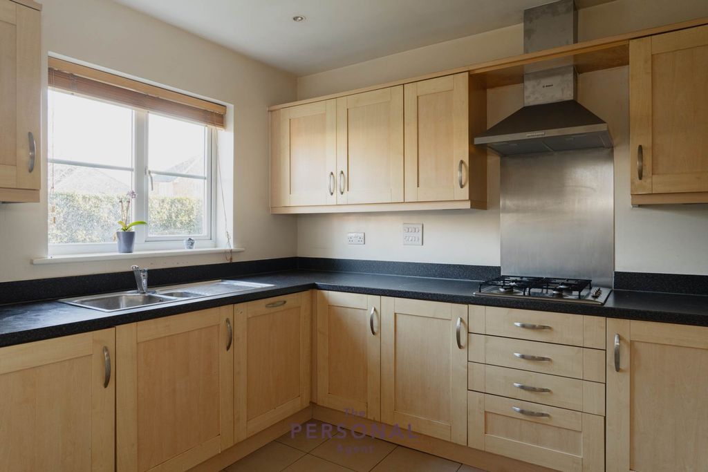 Property photo 2 of 14