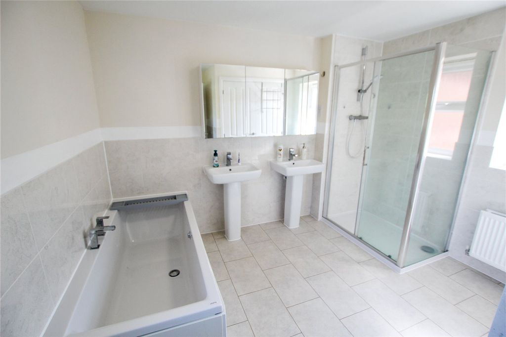 Property photo 3 of 27 Ensuite Bathroom.