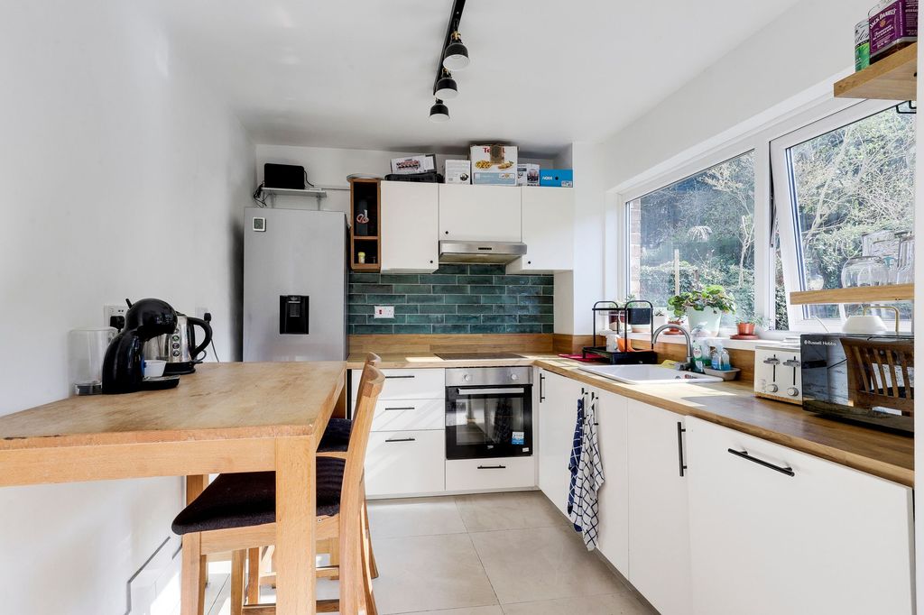 Property photo 3 of 26