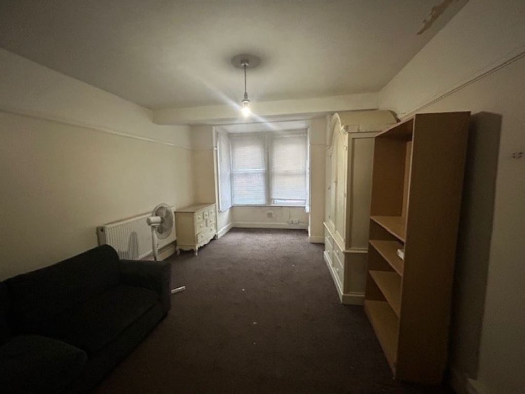 Property photo 2 of 3