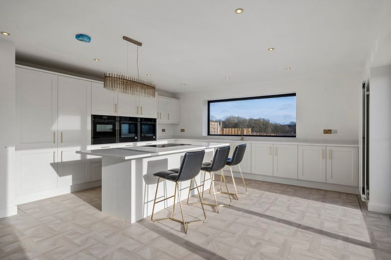 Property photo 3 of 32 Photo 9