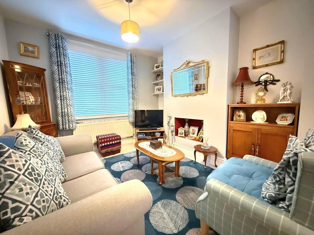 Property photo 3 of 10 7.Jpg