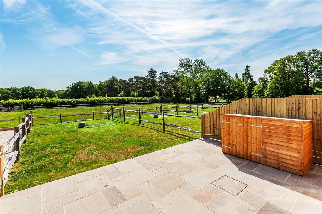 Property photo 3 of 24 Lower-Duxhurst-Farm-1.Jpg