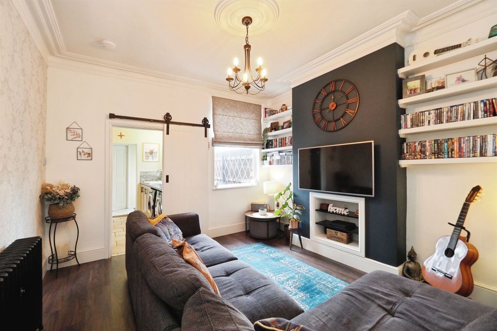 Property photo 2 of 20