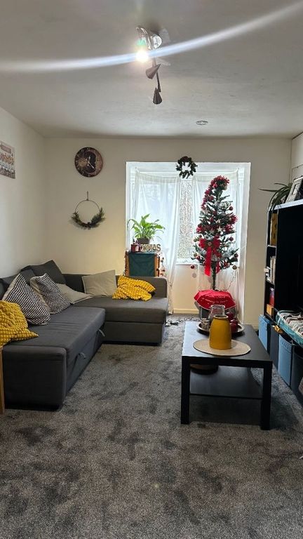 Property photo 3 of 5