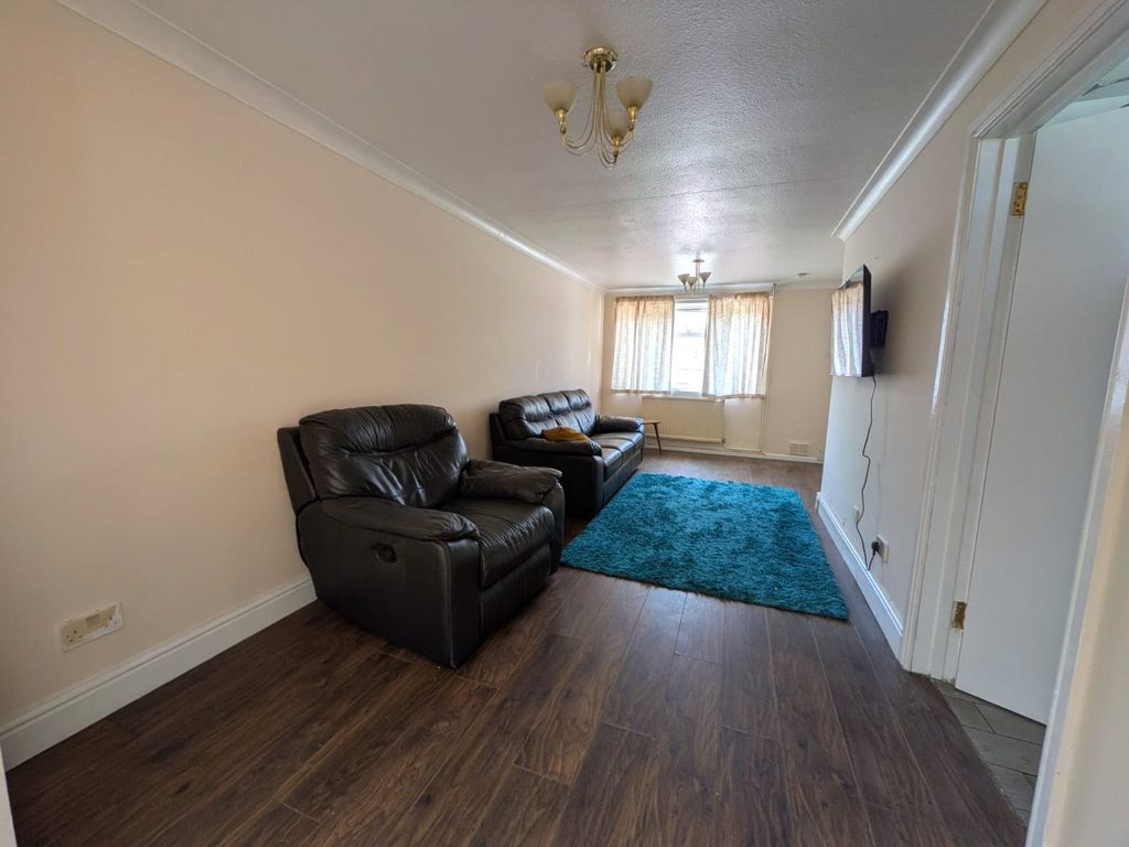 Property photo 2 of 10 Picture No. 03