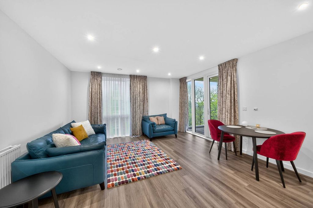 Property photo 2 of 11