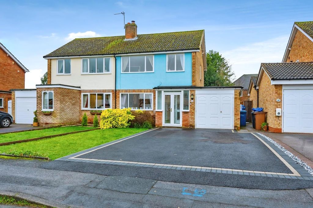 Property photo 1 of 26 33Oakhurst-1.Jpg