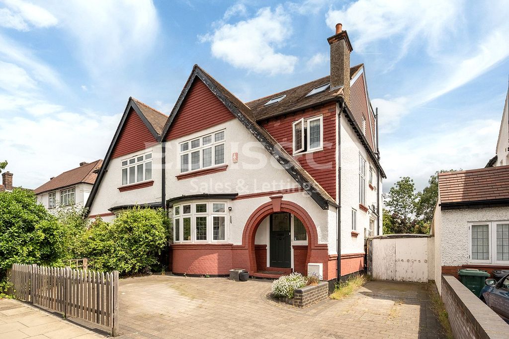 Property photo 1 of 18 Picture No. 03