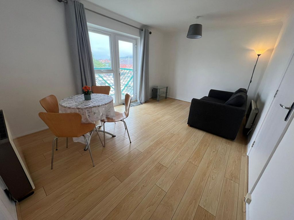 Property photo 3 of 9