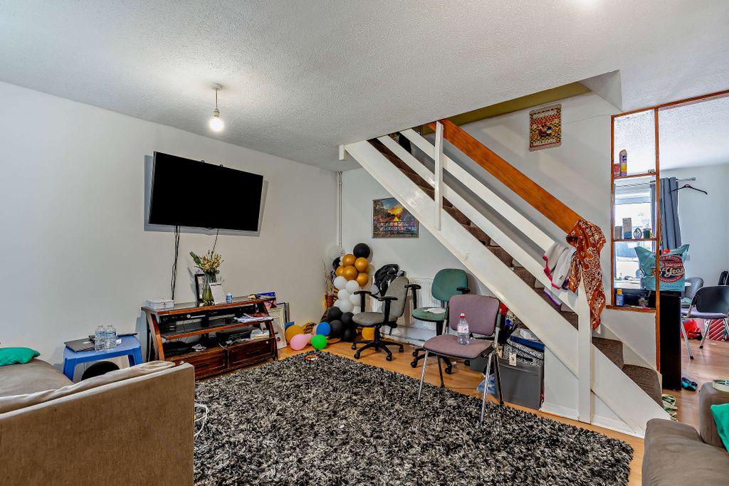 Property photo 3 of 19 Photo 2