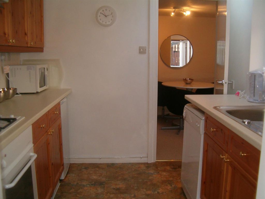 Property photo 3 of 5