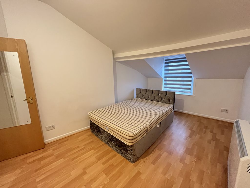 Property photo 3 of 6 Img_8618