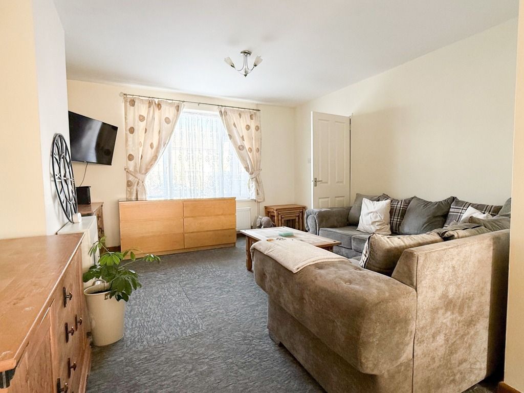Property photo 2 of 11 4394471