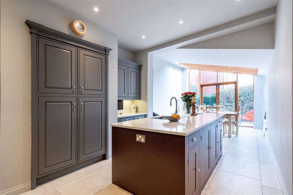 Property photo 3 of 49 Image 3