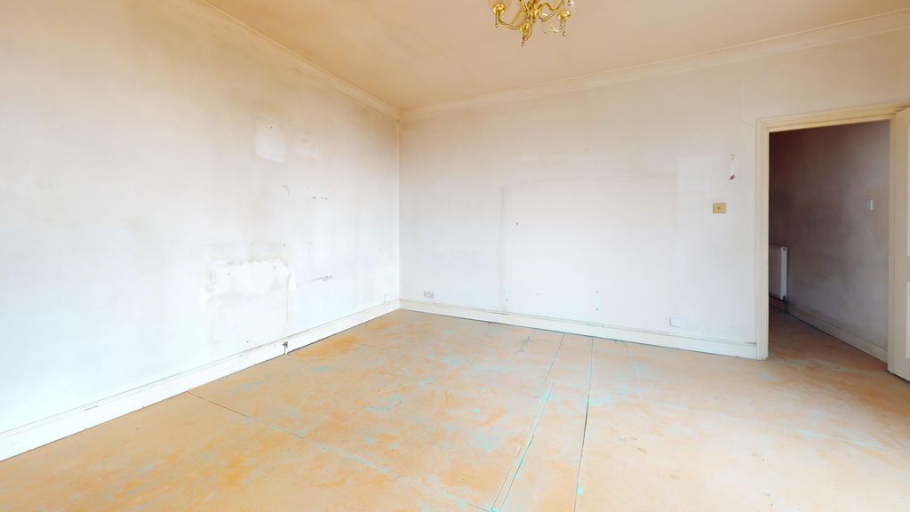 Property photo 3 of 11 Flat F, 99 Belvedere Road, Crystal Palace, London, Se19 2Hy