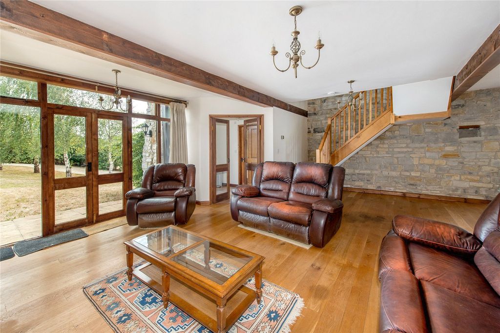 Property photo 3 of 21 Picture No. 02